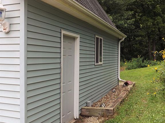 4th image of 4161 Sharon Dr