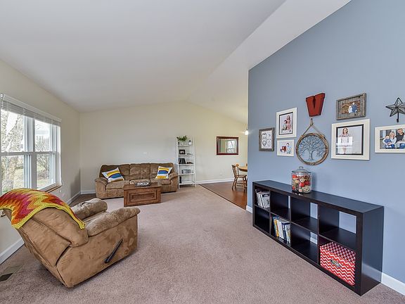 4th image of 2S020 Deerfield Ln
