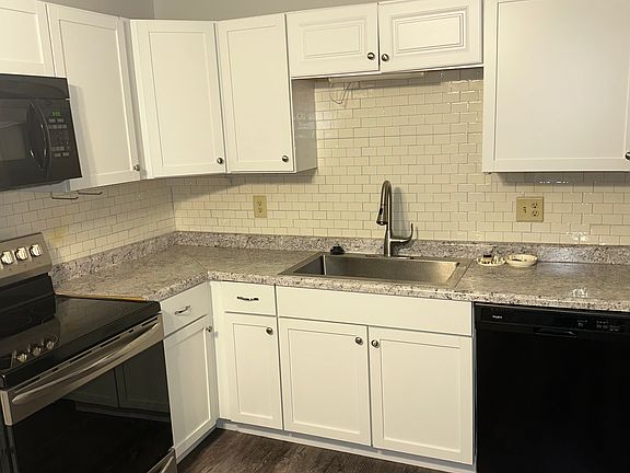 2nd image of 1765 Valley Dr