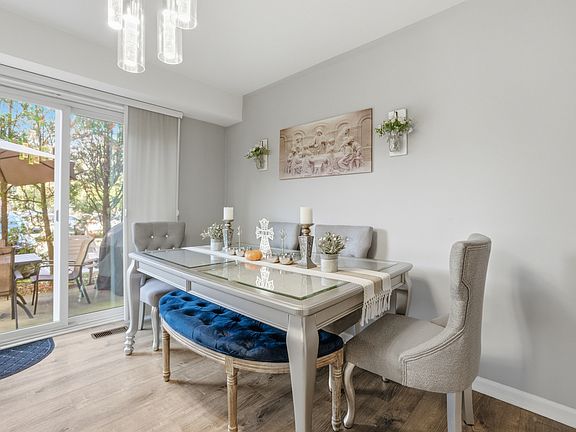 4th image of 2132 Rugen Rd APT E