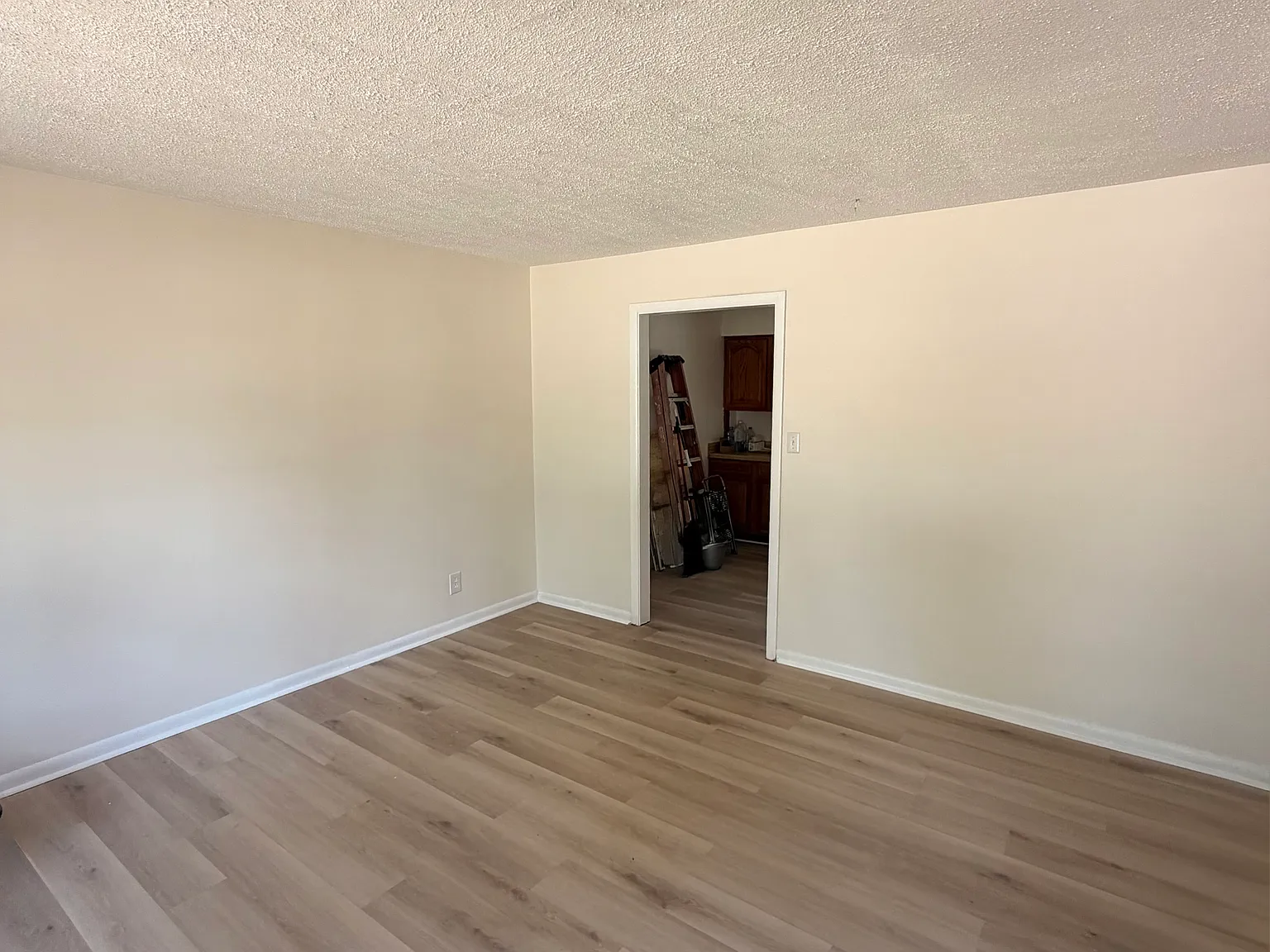 2 bed, 800 sqft, $900 — Photo 3