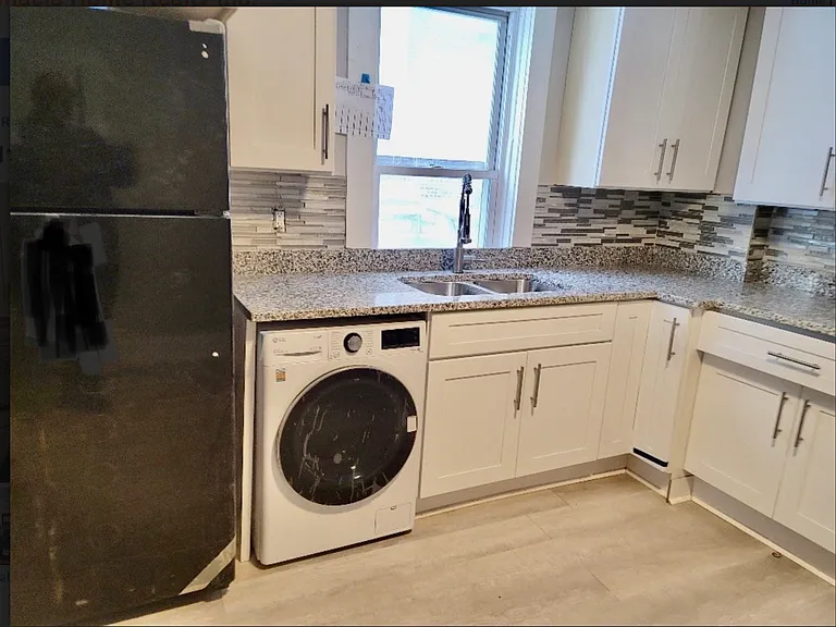 9611 S Avenue L #1 — Photo 5