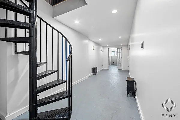 Rented by ERNY LLC | media 11