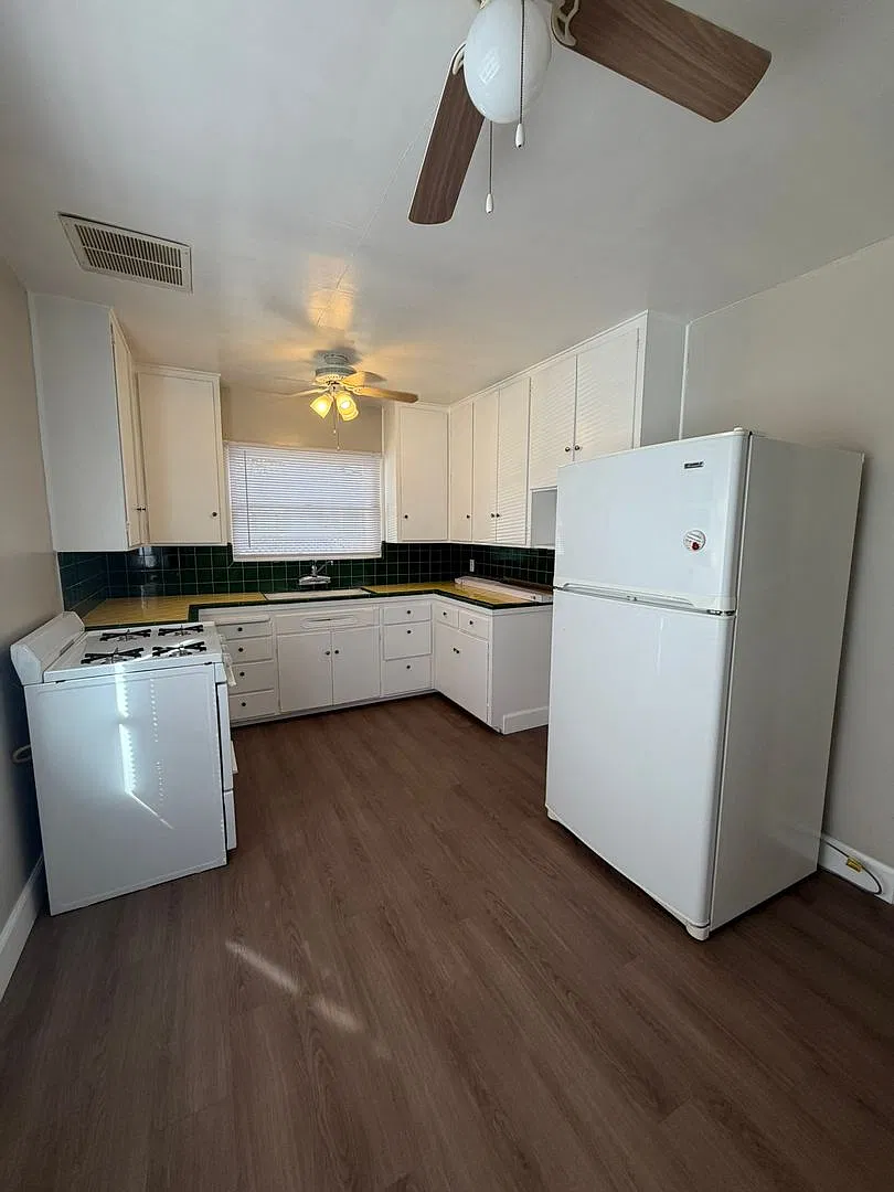 1060 E. Tulare Ave 2 Bedroom 1 Bathroom Home Tulare — Photo 2