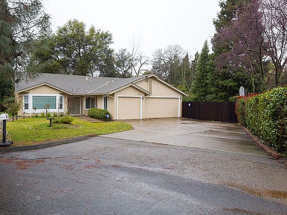 4th image of 2910 Princeton Ct