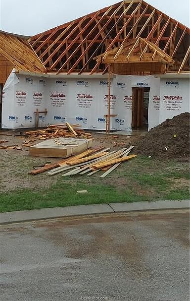 2nd image of 4004 Crooked Creek Path