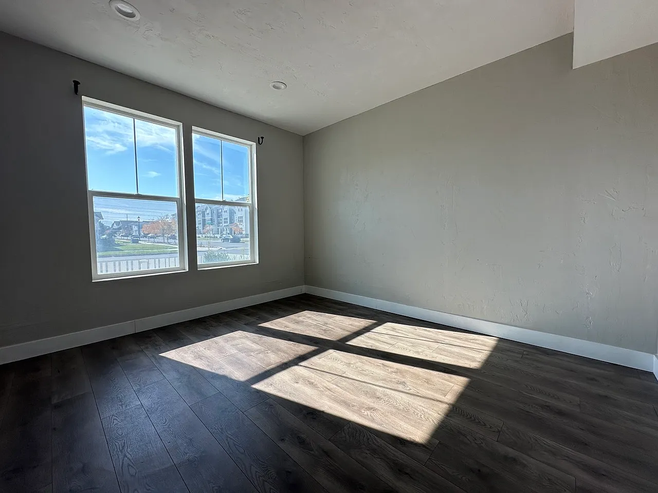 1011 West Painted Horse Lane - 1 — Photo 3