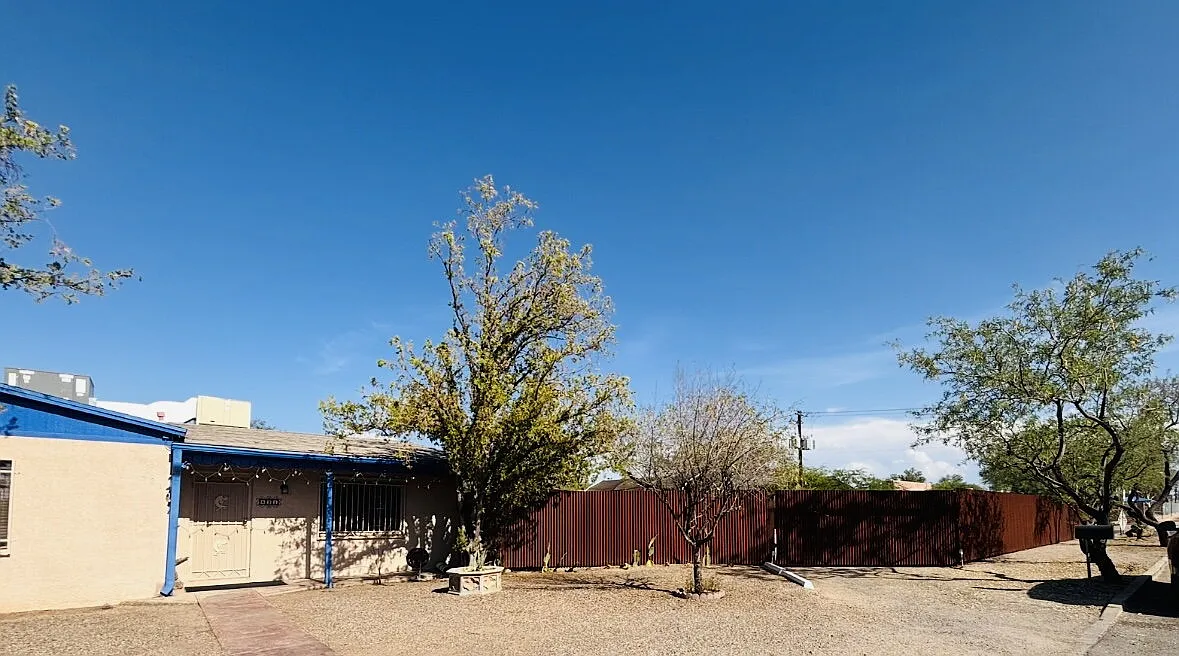 3 bed, 2.0 bath, 1157 sqft, $1,895 — Photo 2