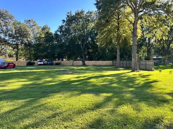 1952 Old Fort Ave, Charleston, SC 29414