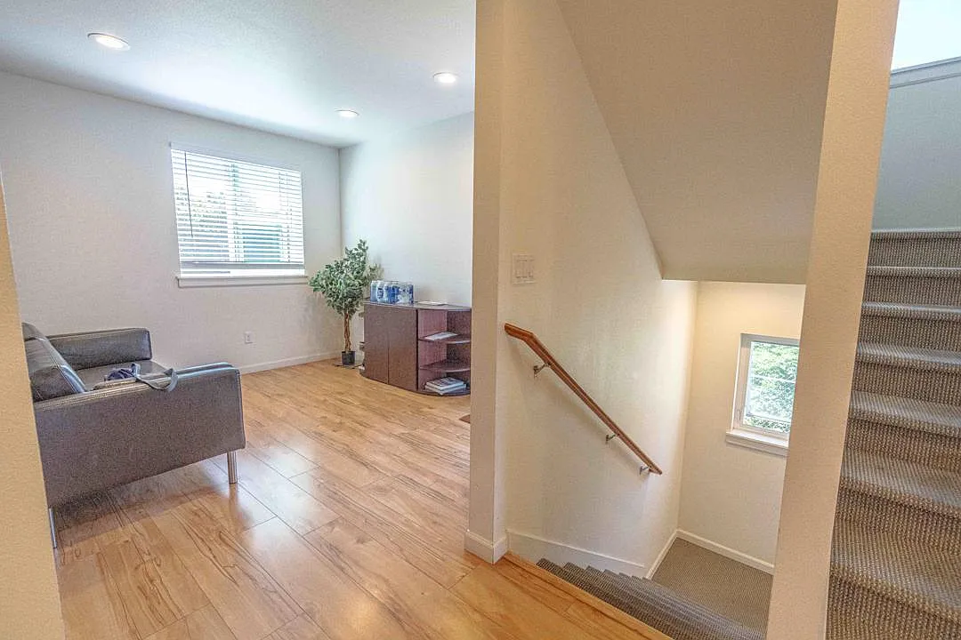 8 bed, 260 sqft, $850 — Photo 4