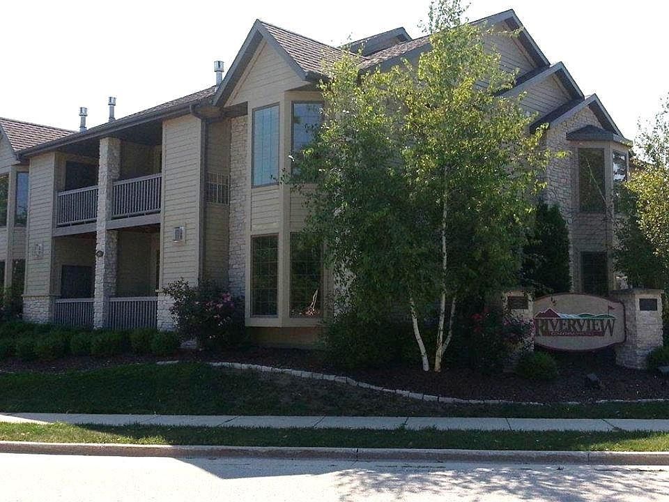 1st image of 104 2nd St Unit 4