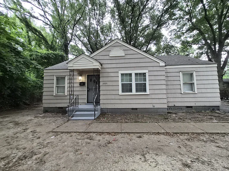 3535 Hester Ave — Photo 1
