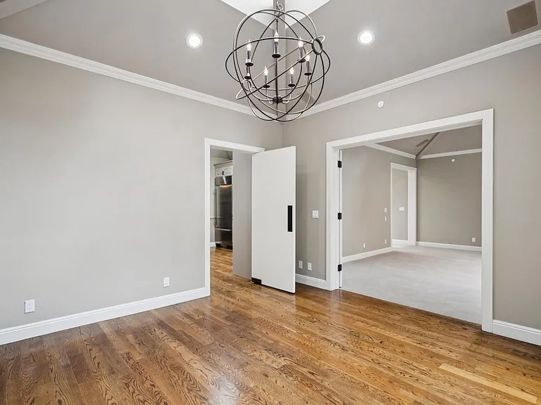 651 Manresa Ln — Photo 11