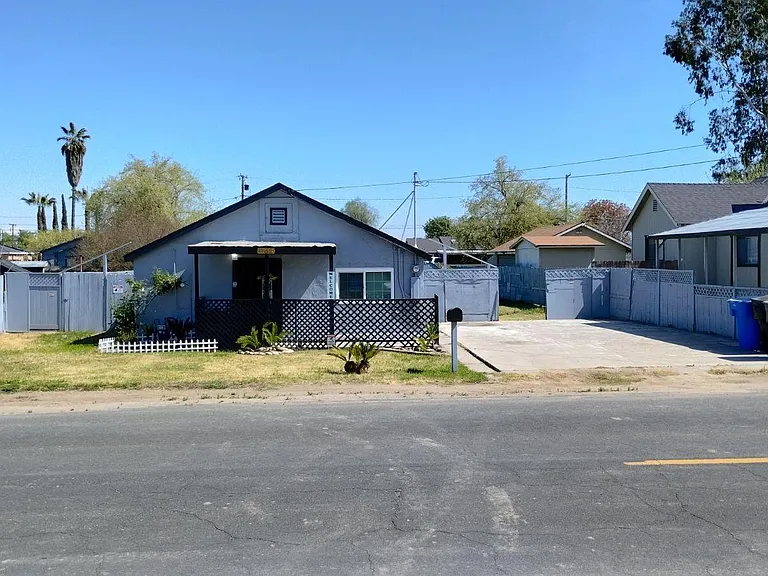 Lots of space between neighbors 20 to 30 ft,
neighbors are far away behind the house, and there are no neighbors across the street as well