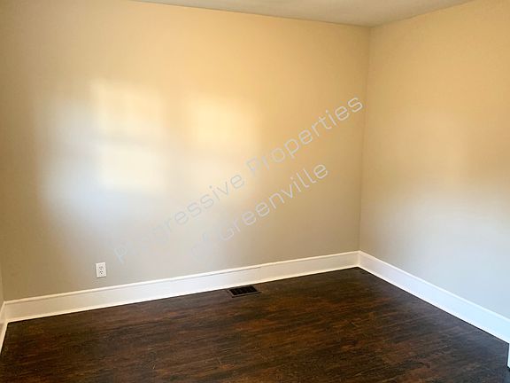 5th image of 4 Pinedale Dr