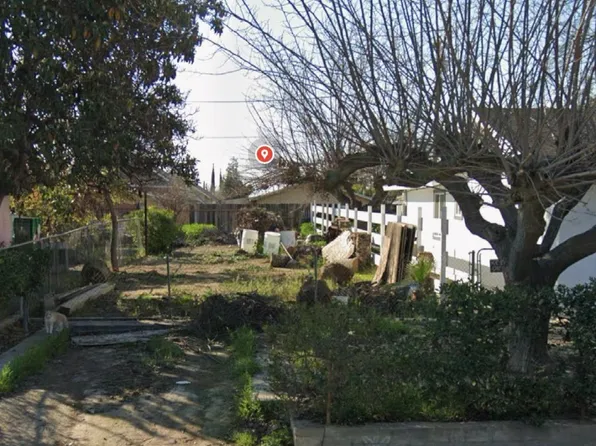 1017 15th St, Wasco, CA 93280