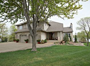 50 Mallard Dr, Shakopee, MN 55379