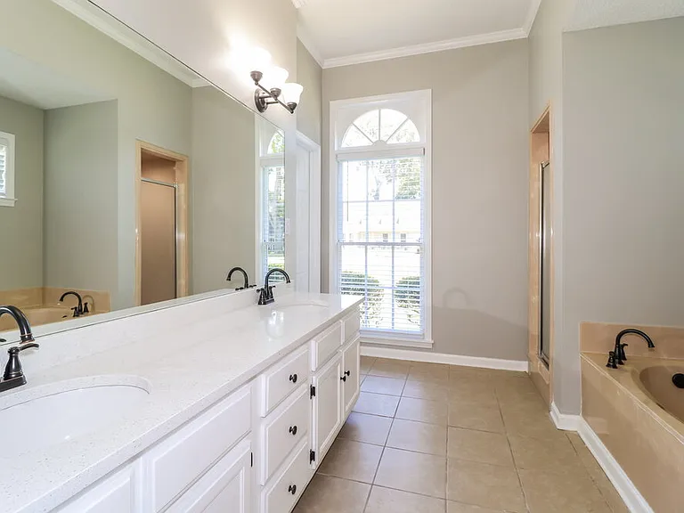 1915 Pecan Grove Dr — Photo 11
