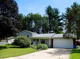 2942 Appleleaf Dr NE, Grand Rapids, MI