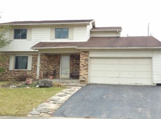 2435 Clover Blossom Ct, Grove City, OH