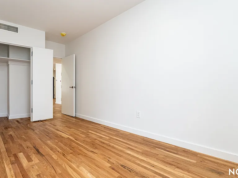 160 Johnson Ave #2B — Photo 8