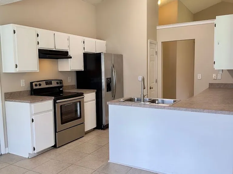 105 Honeysuckle Rd — Photo 8