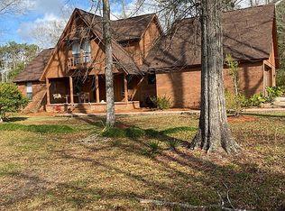 11 Mayfield Rd, Laurel, MS 39443