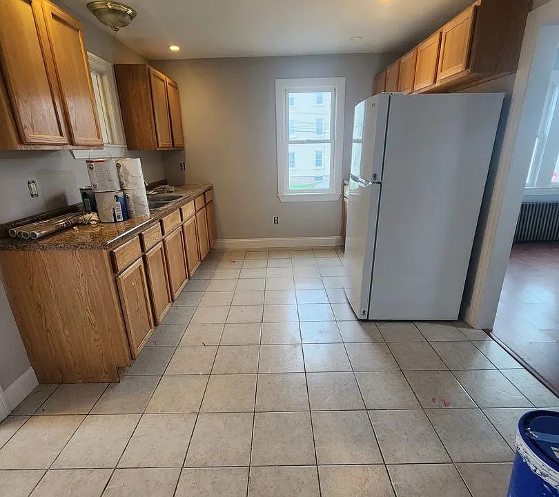 62 W Allen St
