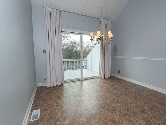 4th image of 18177 Stoneridge St APT C