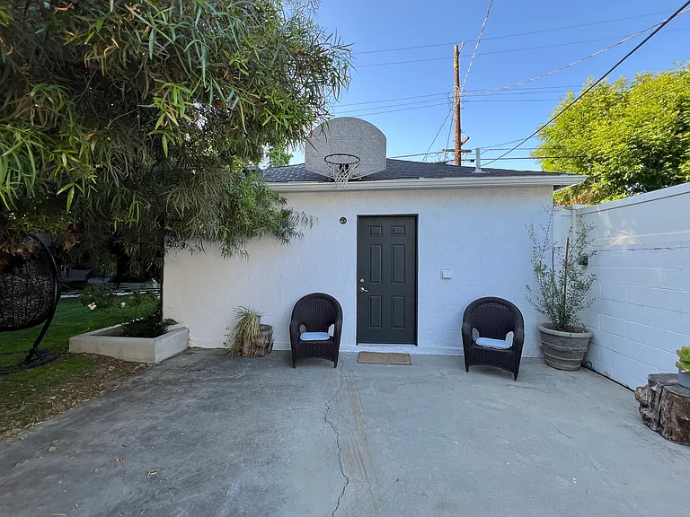 14605 La Maida St — Photo 11