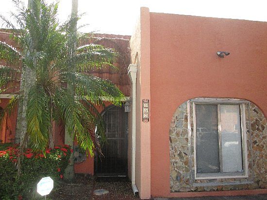 1st image of 257 Jacaranda Dr