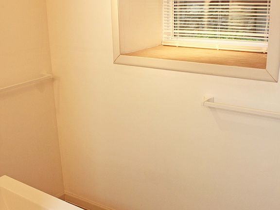 BATH ROOM