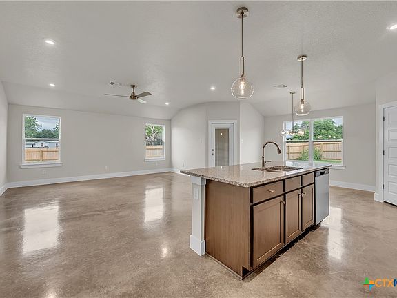 5th image of 2402 Healy Dr