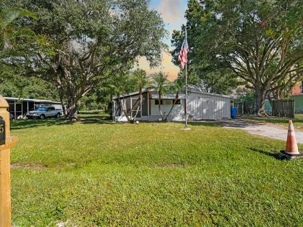 105 Domino Dr N, Ruskin, FL 33570