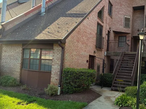 3068 Pineview Ct NE #3068, Washington, DC 20018
