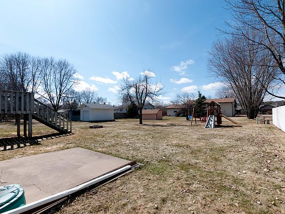 4th image of 932 Yorkshire Ave