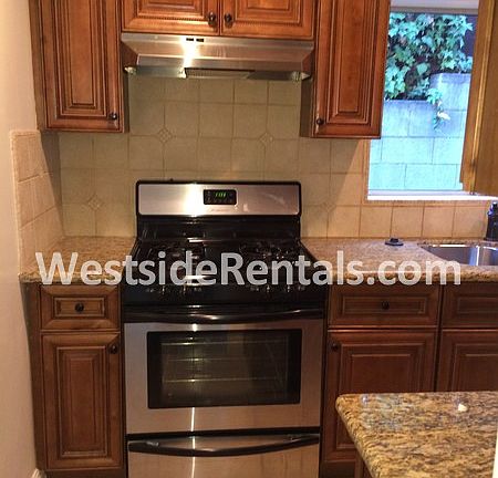 3rd image of 1622 S Beverly Glen Blvd APT 2