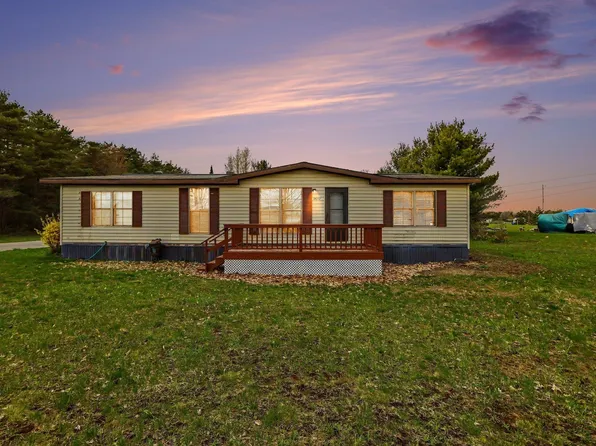2652 Sawyer Rd, Traverse City, MI 49685