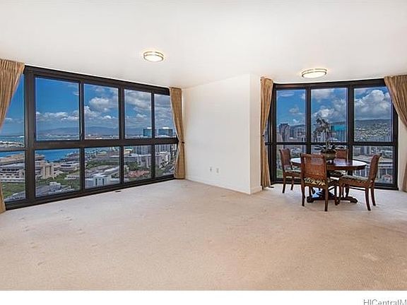 5th image of 600 Queen St #3201
