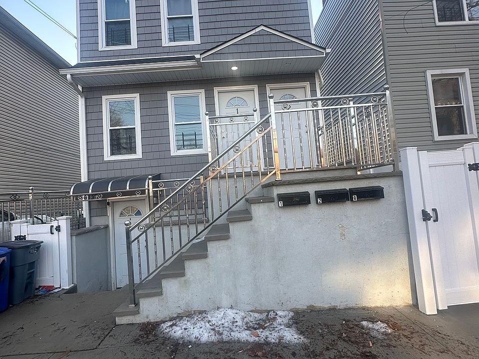 1st image of 16 Webster Ave #1