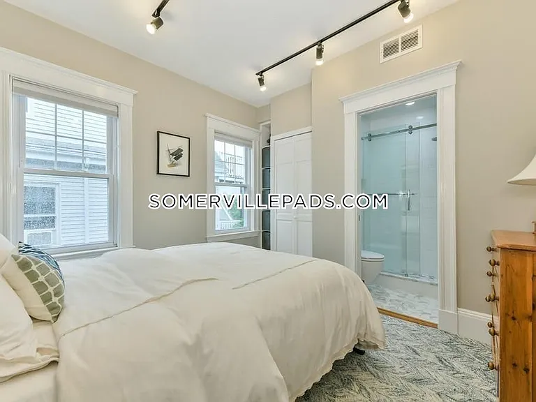 18 Curtis Ave #1 — Photo 5