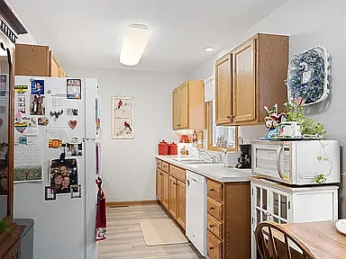 506 Larkspur Ln — Photo 12