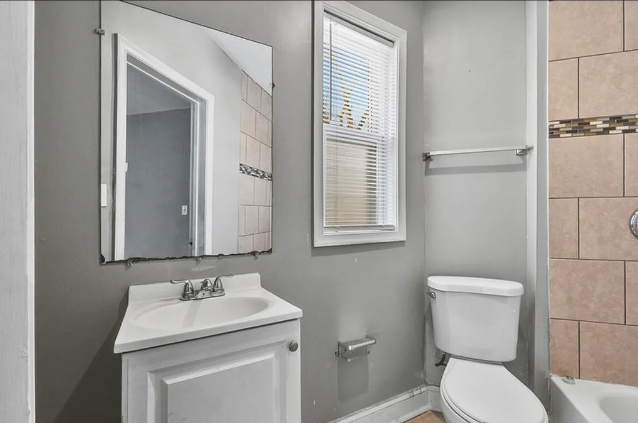 3160 Lyndale Ave — Photo 3