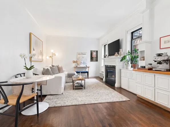152 East 35th Street image 1 of 5