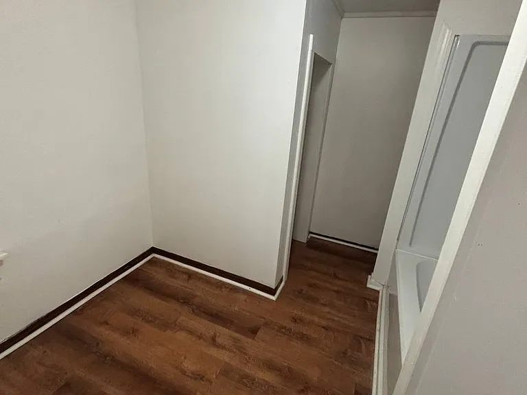 206 Allen St #2 — Photo 3