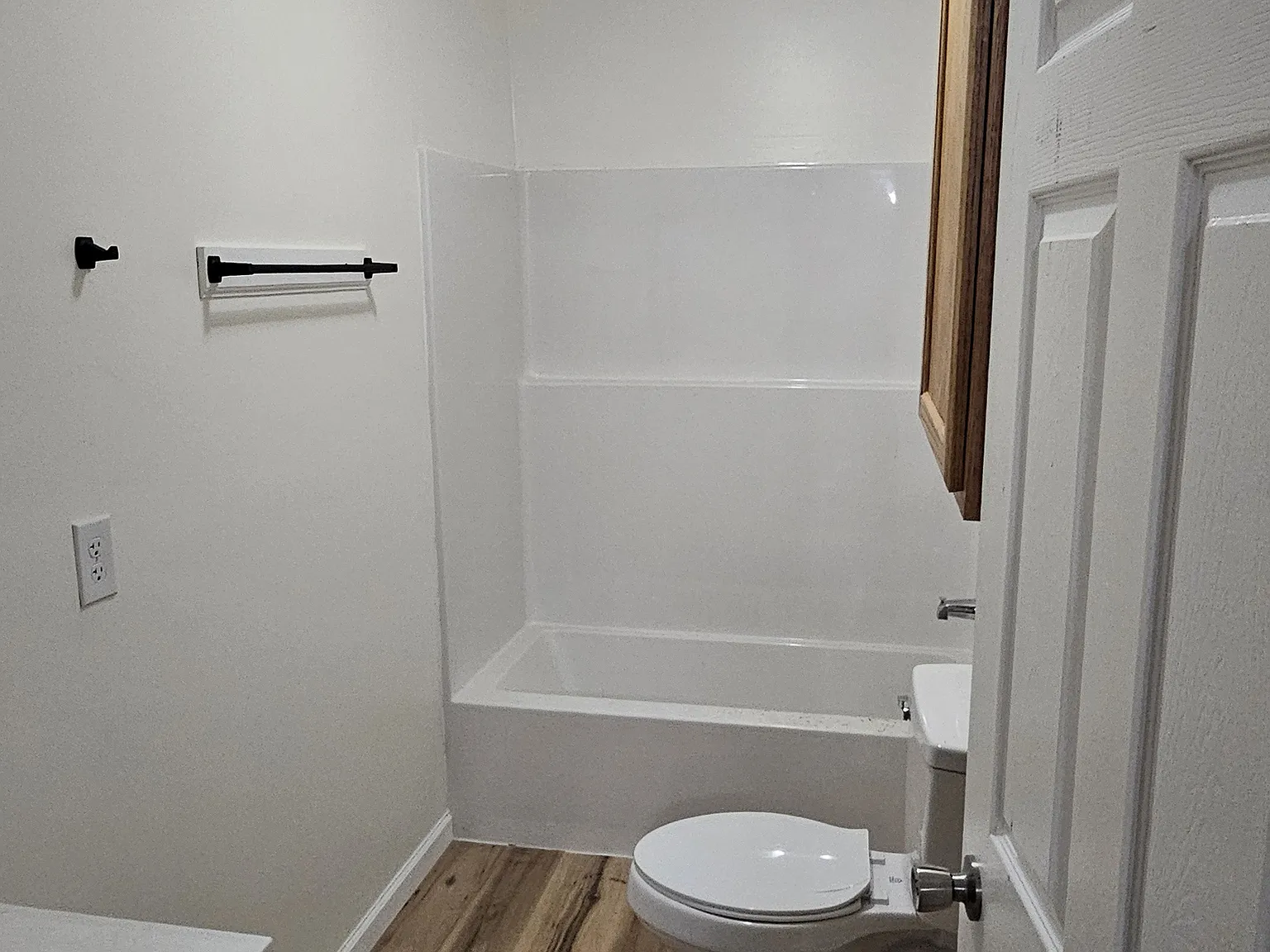 3 bed, 1.5 bath, 1200 sqft, $1,000 — Photo 3