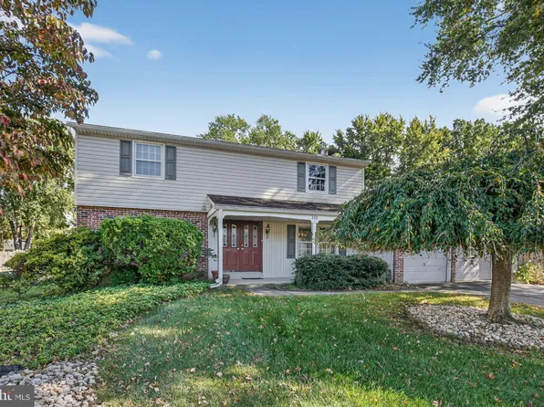 722 Autumn Dr, Langhorne, PA 19053