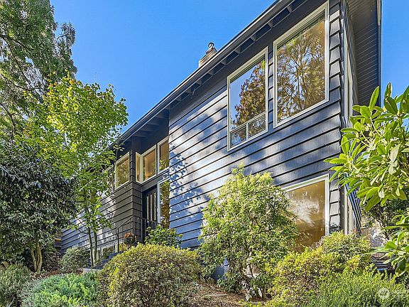 3rd image of 10415 35th Avenue NE