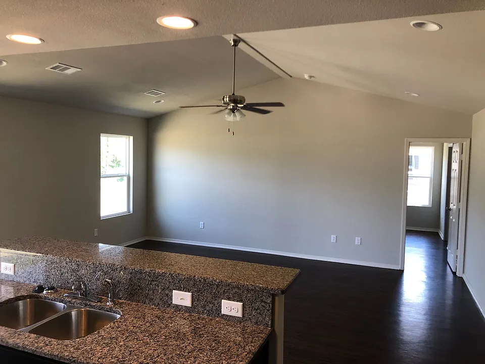 4716 Bedrock Dr