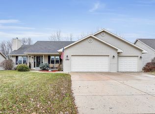 1593 Redstone Trl, Green Bay, WI 54313